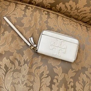 Tory Burch Bombé-T Smartphone Leather Wristlet Wallet White/ Cream w Gold - Zip